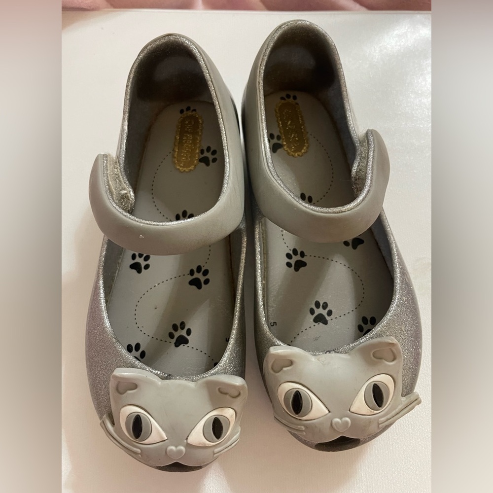 Mini Melissa Silver Cat shoes